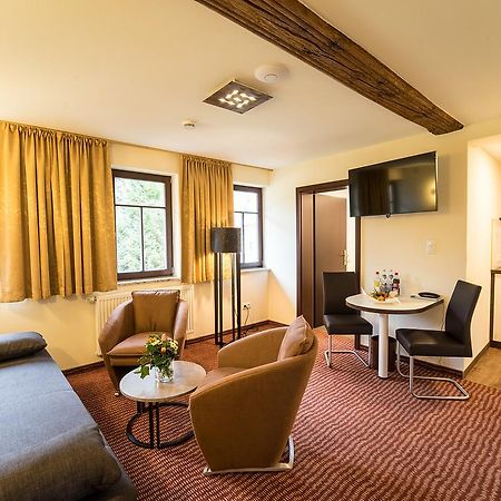 Hotel Goldener Hirsch Suhl Esterno foto
