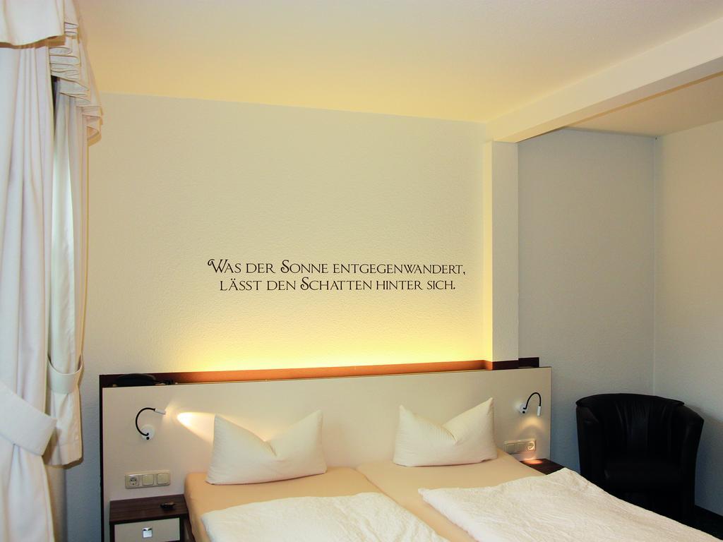 Hotel Goldener Hirsch Suhl Esterno foto