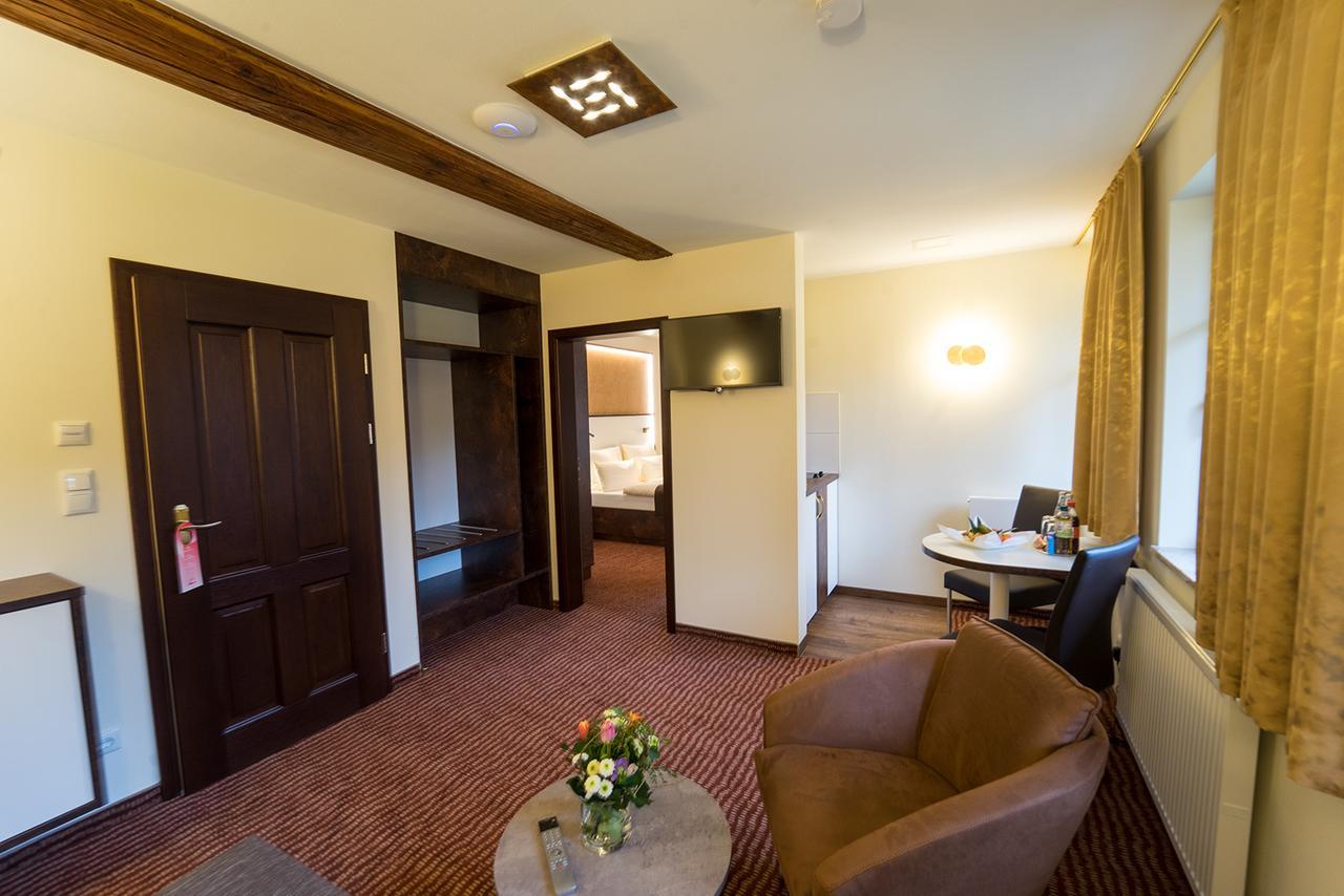 Hotel Goldener Hirsch Suhl Esterno foto